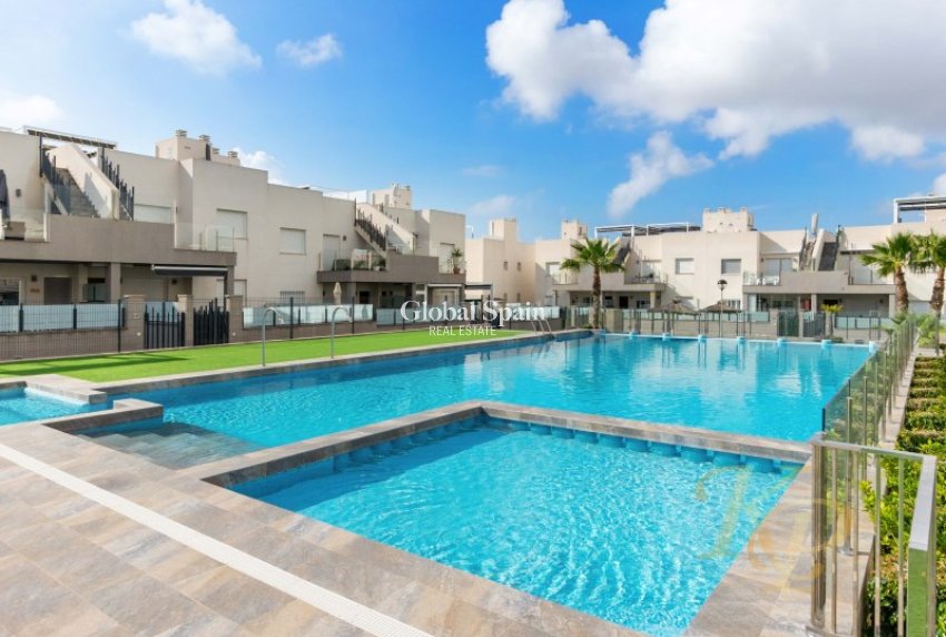 Wederverkoop - APPARTEMENT -
TORREVIEJA - Costa Blanca