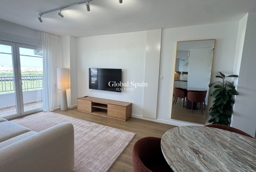 Wederverkoop - APPARTEMENT -
TORREVIEJA - Costa Blanca