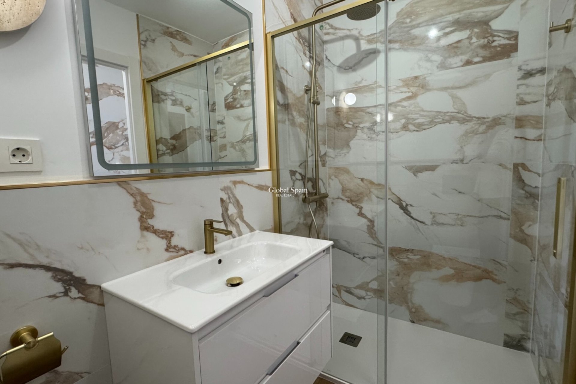 Wederverkoop - APPARTEMENT -
TORREVIEJA - Costa Blanca