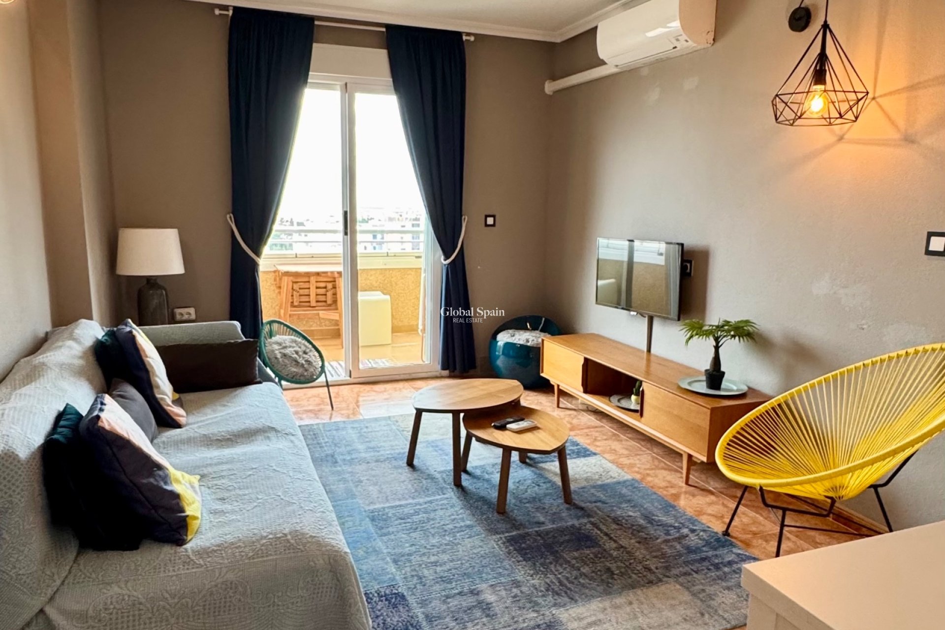 Wederverkoop - APPARTEMENT -
TORREVIEJA - Costa Blanca