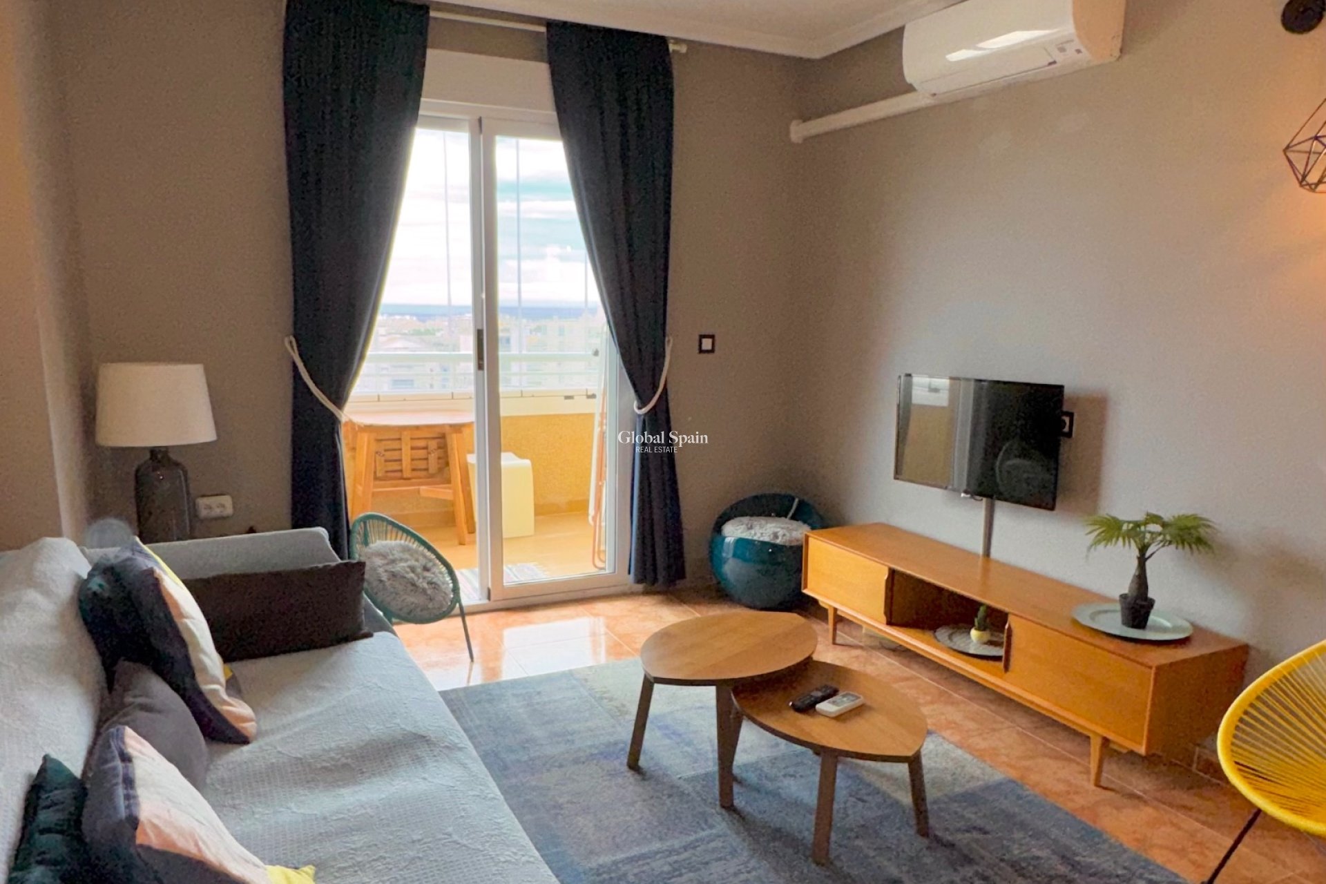 Wederverkoop - APPARTEMENT -
TORREVIEJA - Costa Blanca