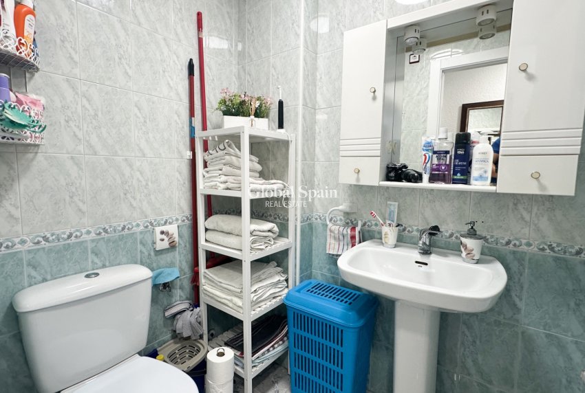 Wederverkoop - APPARTEMENT -
TORREVIEJA - Costa Blanca