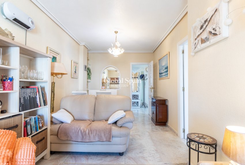 Wederverkoop - APPARTEMENT -
TORREVIEJA - Costa Blanca