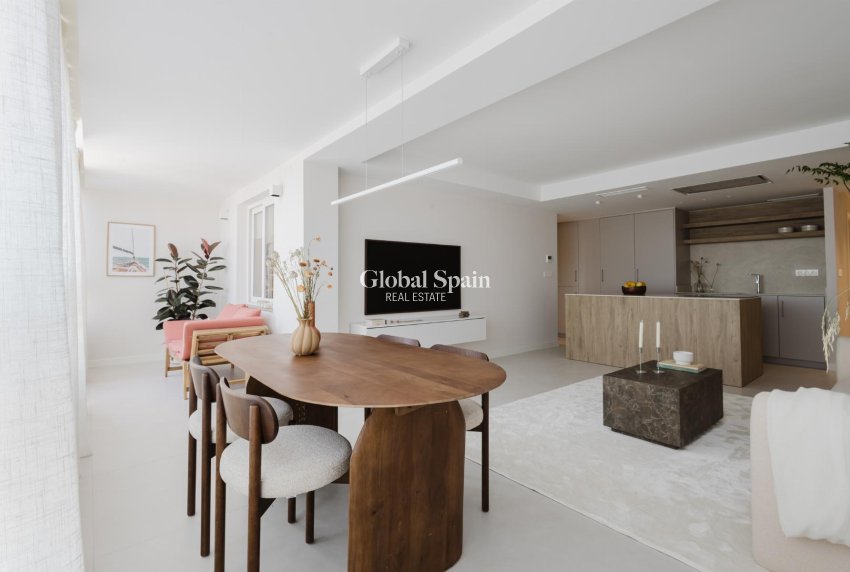 Wederverkoop - APPARTEMENT -
TORREVIEJA - Costa Blanca