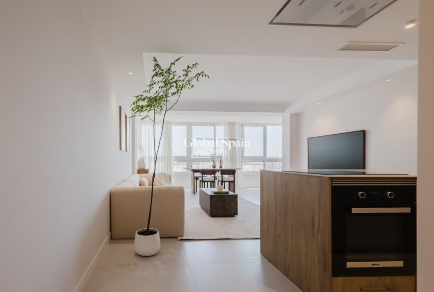 Wederverkoop - APPARTEMENT -
TORREVIEJA - Costa Blanca