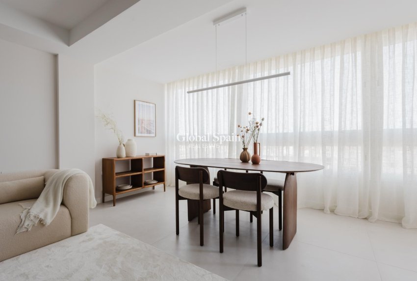 Wederverkoop - APPARTEMENT -
TORREVIEJA - Costa Blanca