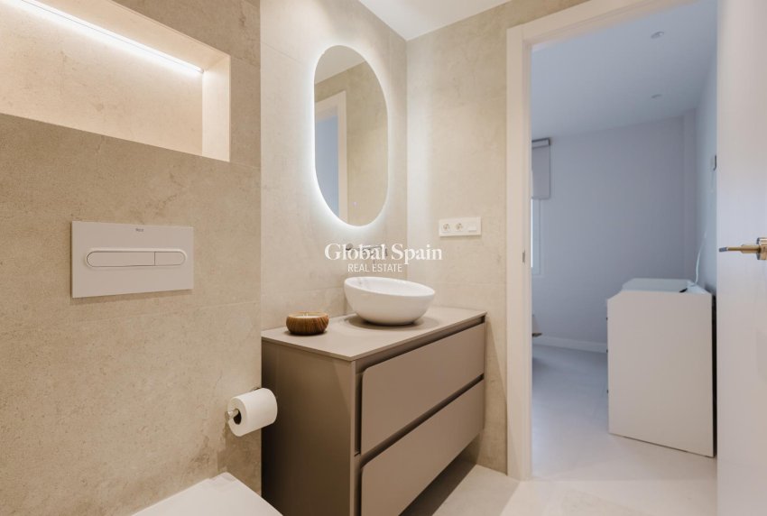 Wederverkoop - APPARTEMENT -
TORREVIEJA - Costa Blanca