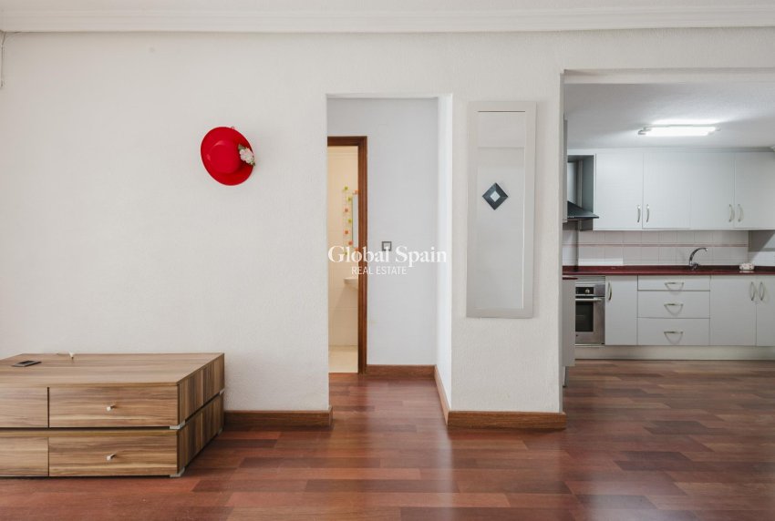 Wederverkoop - APPARTEMENT -
TORREVIEJA - Costa Blanca