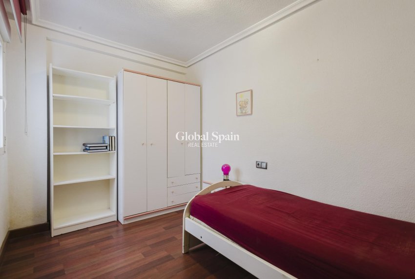 Wederverkoop - APPARTEMENT -
TORREVIEJA - Costa Blanca