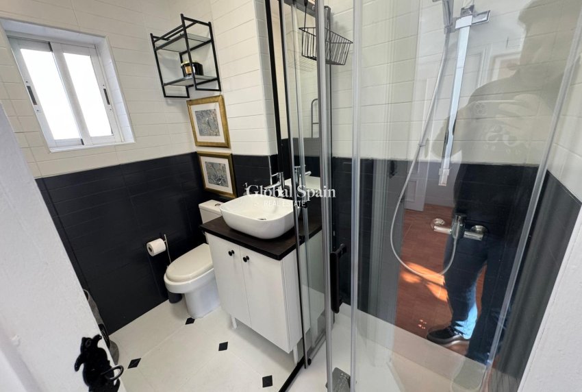 Wederverkoop - APPARTEMENT -
TORREVIEJA - Costa Blanca