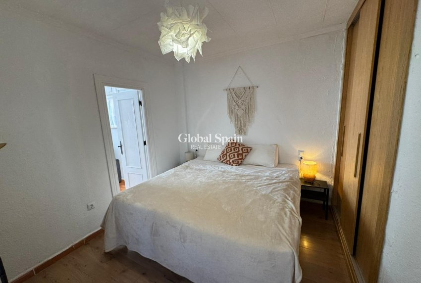 Wederverkoop - APPARTEMENT -
TORREVIEJA - Costa Blanca