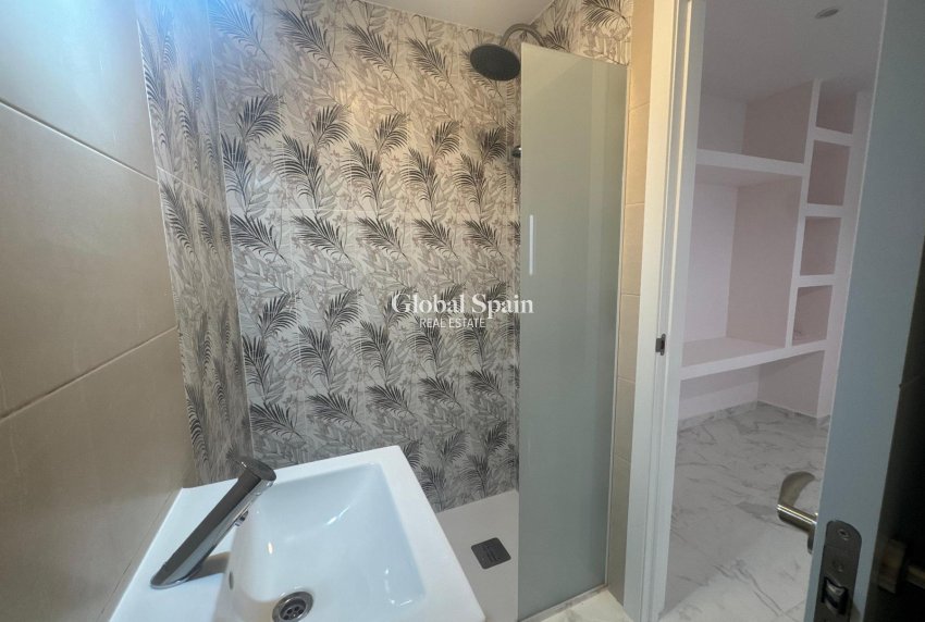 Wederverkoop - APPARTEMENT -
TORREVIEJA - Costa Blanca