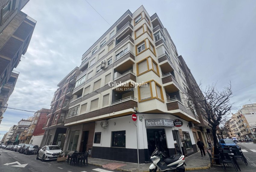 Wederverkoop - APPARTEMENT -
TORREVIEJA - Costa Blanca