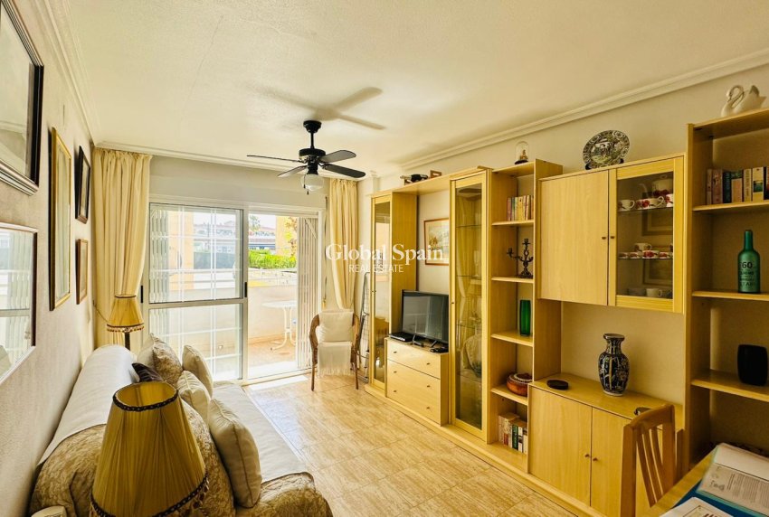 Wederverkoop - APPARTEMENT -
TORREVIEJA - Costa Blanca
