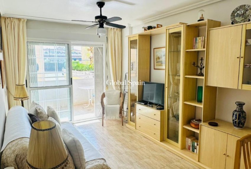 Wederverkoop - APPARTEMENT -
TORREVIEJA - Costa Blanca