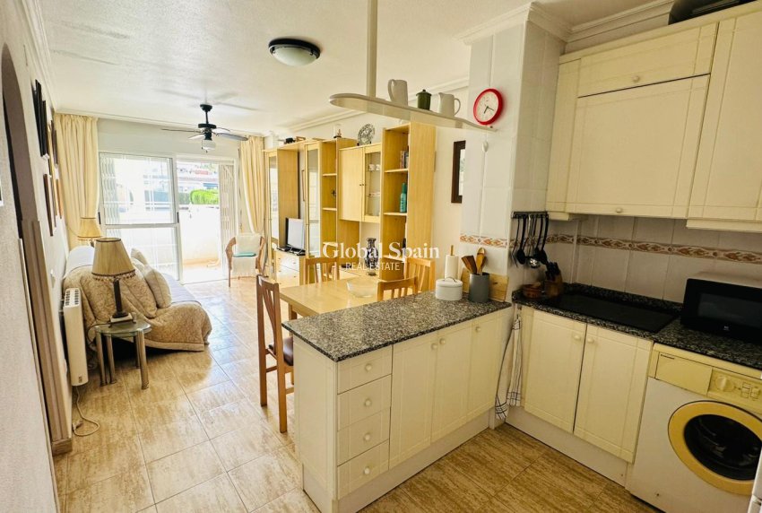 Wederverkoop - APPARTEMENT -
TORREVIEJA - Costa Blanca