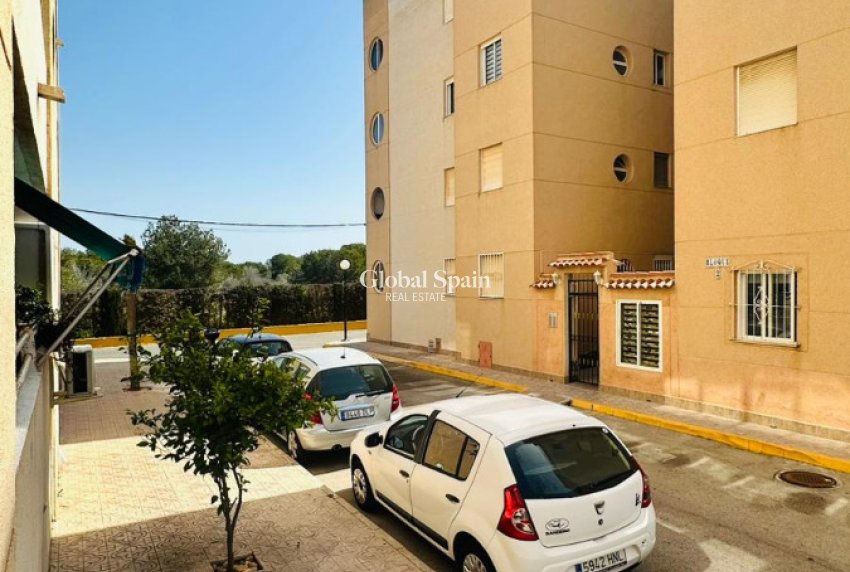 Wederverkoop - APPARTEMENT -
TORREVIEJA - Costa Blanca