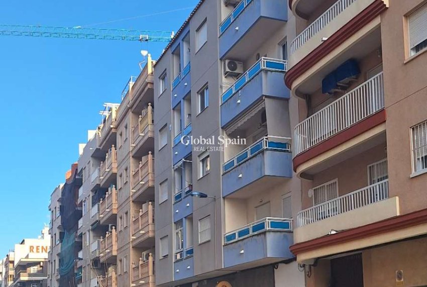 Wederverkoop - APPARTEMENT -
TORREVIEJA - Costa Blanca