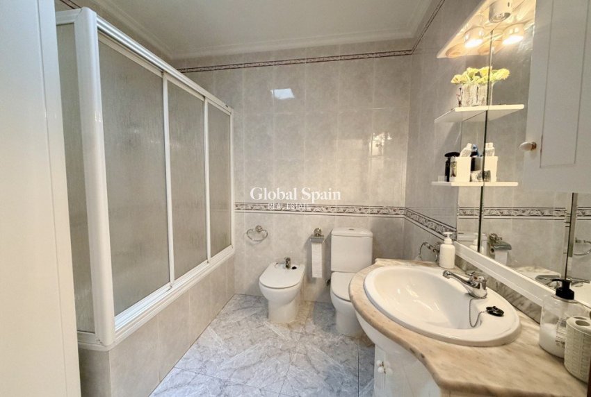 Wederverkoop - APPARTEMENT -
TORREVIEJA - Costa Blanca