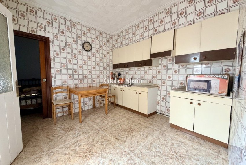Wederverkoop - APPARTEMENT -
TORREVIEJA - Costa Blanca