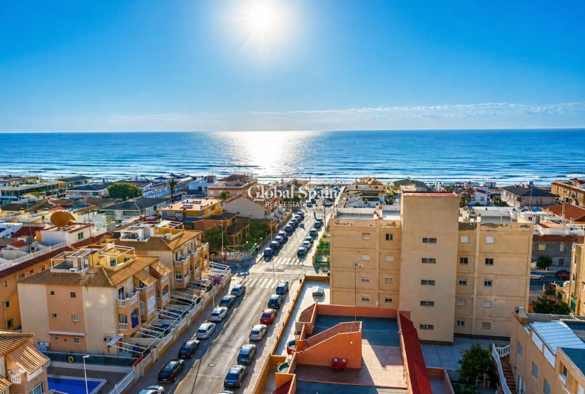 Wederverkoop - APPARTEMENT -
TORREVIEJA - Costa Blanca