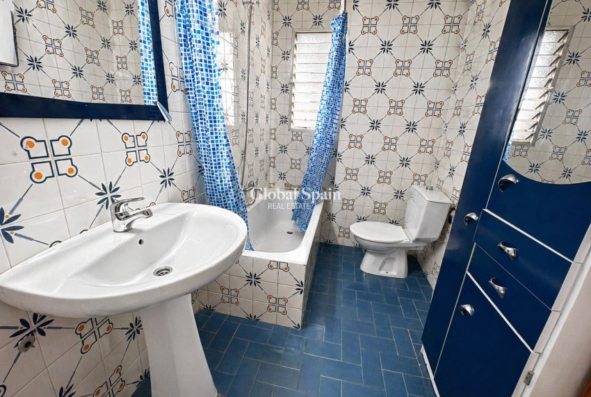 Wederverkoop - APPARTEMENT -
TORREVIEJA - Costa Blanca