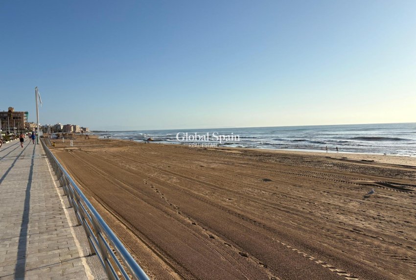 Wederverkoop - APPARTEMENT -
TORREVIEJA - Costa Blanca
