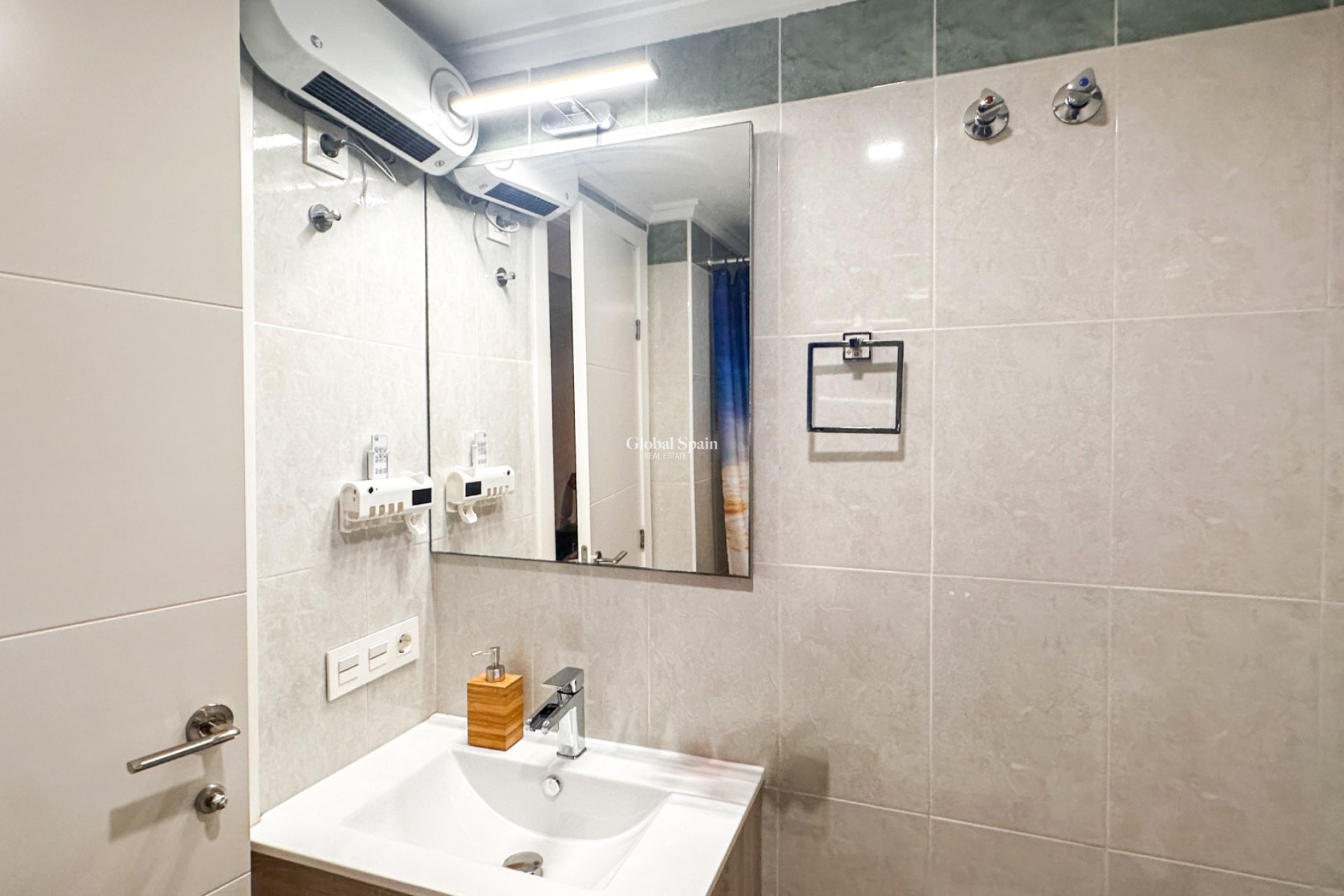 Wederverkoop - APPARTEMENT -
TORREVIEJA - Costa Blanca