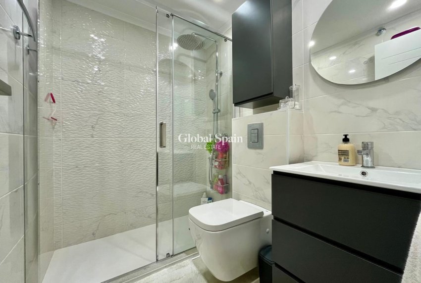 Wederverkoop - APPARTEMENT -
TORREVIEJA - Costa Blanca