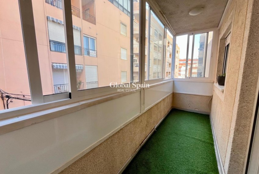 Wederverkoop - APPARTEMENT -
TORREVIEJA - Costa Blanca