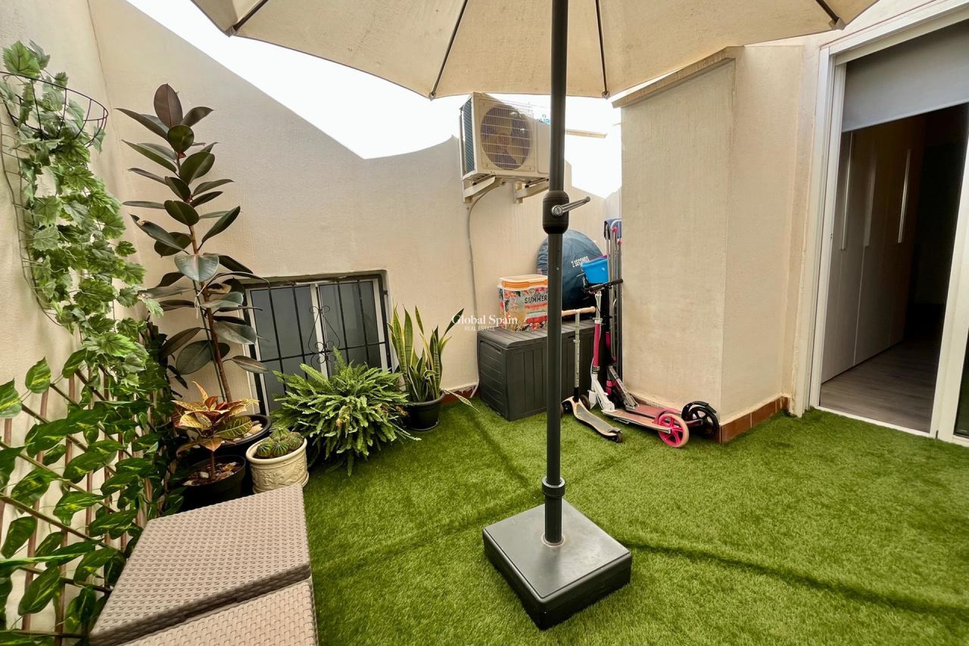 Wederverkoop - APPARTEMENT -
TORREVIEJA - Costa Blanca