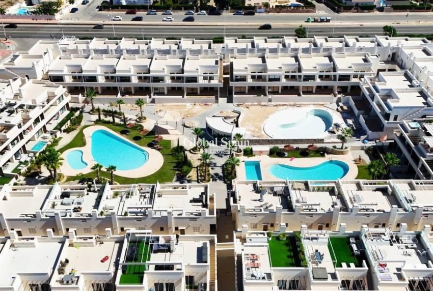 Wederverkoop - APPARTEMENT -
TORREVIEJA - Costa Blanca