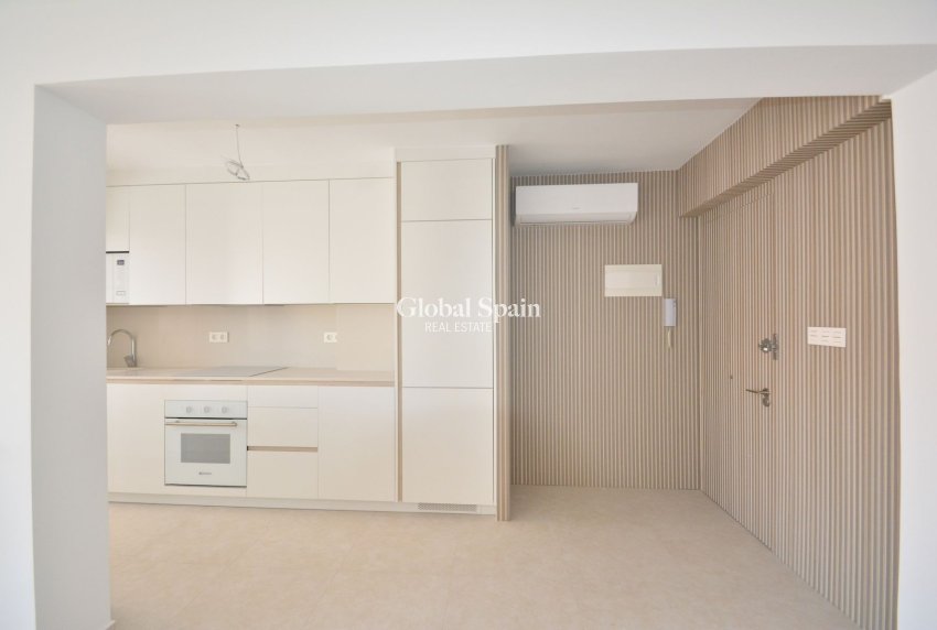 Wederverkoop - APPARTEMENT -
TORREVIEJA - Costa Blanca