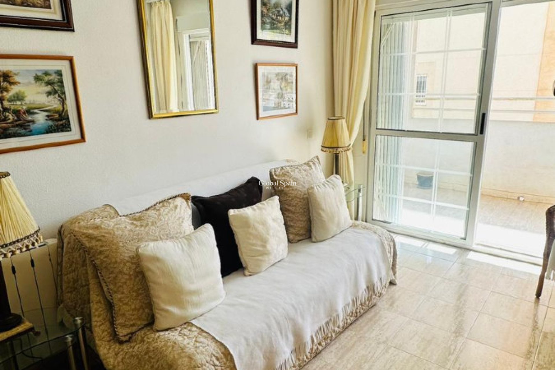 Wederverkoop - APPARTEMENT -
TORREVIEJA - Costa Blanca