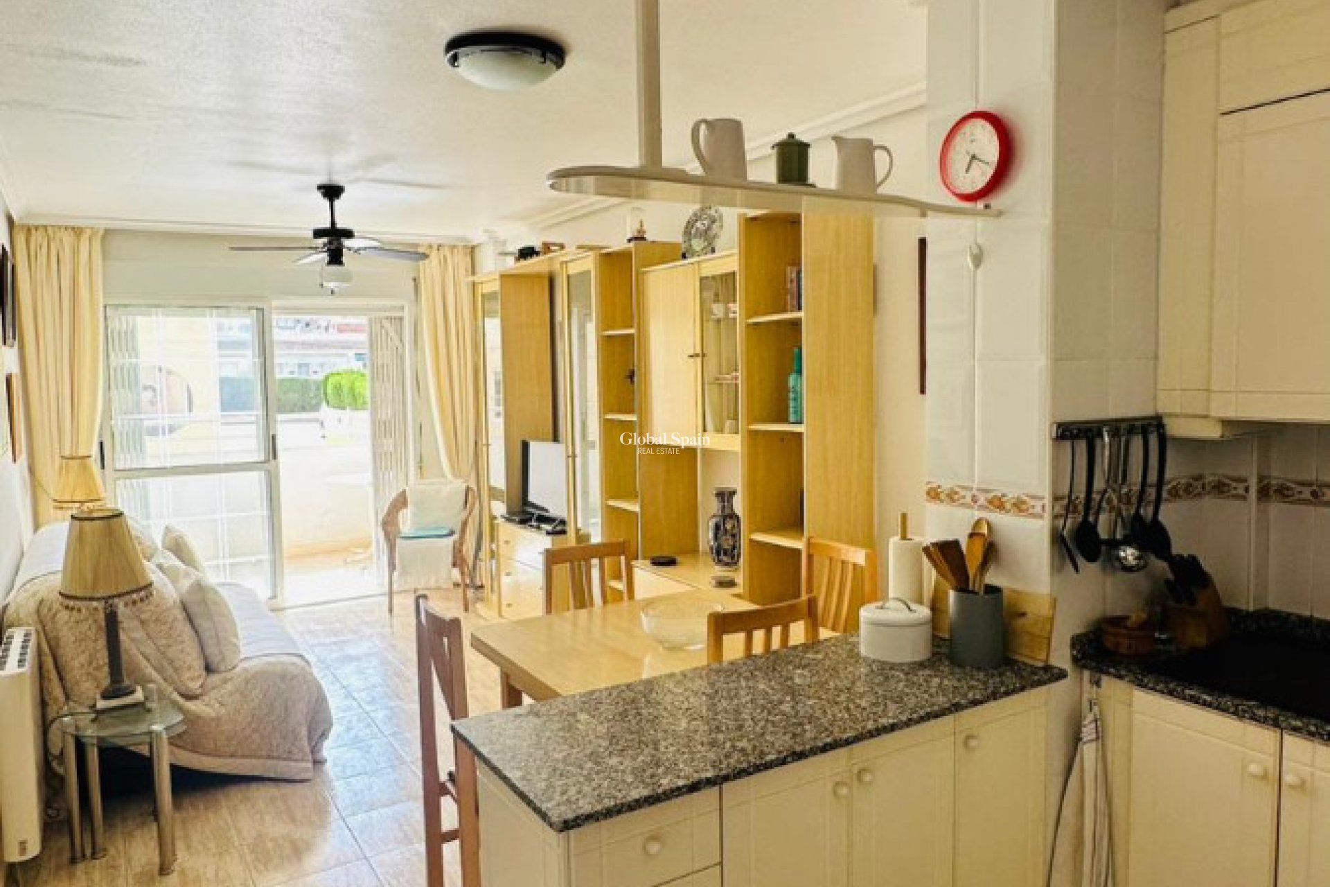 Wederverkoop - APPARTEMENT -
TORREVIEJA - Costa Blanca
