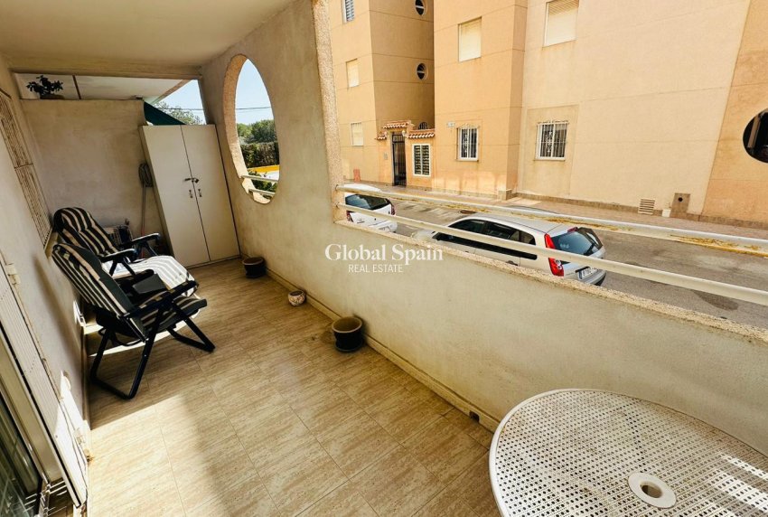 Wederverkoop - APPARTEMENT -
TORREVIEJA - Costa Blanca