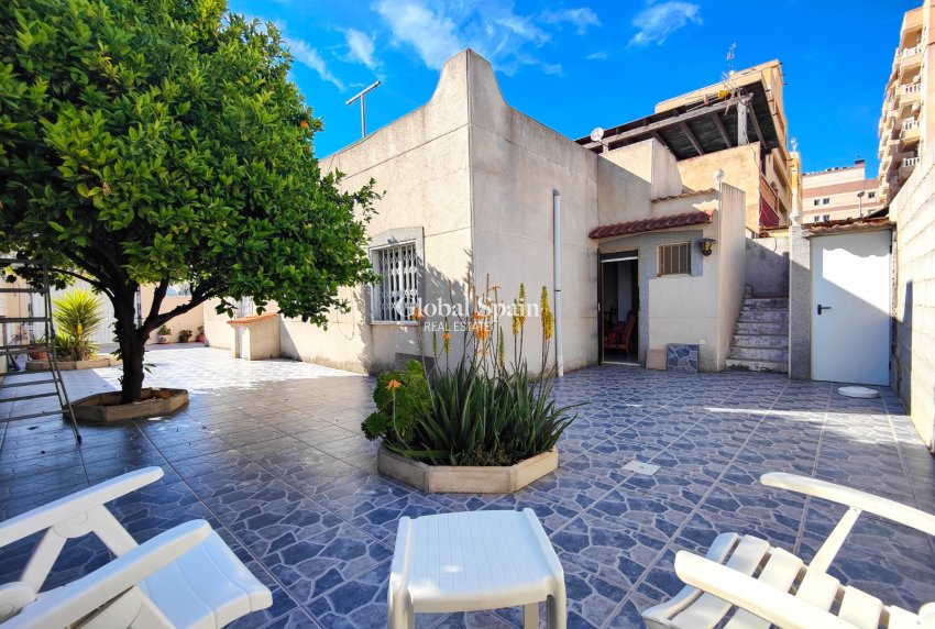 Wederverkoop - APPARTEMENT -
TORREVIEJA - Costa Blanca