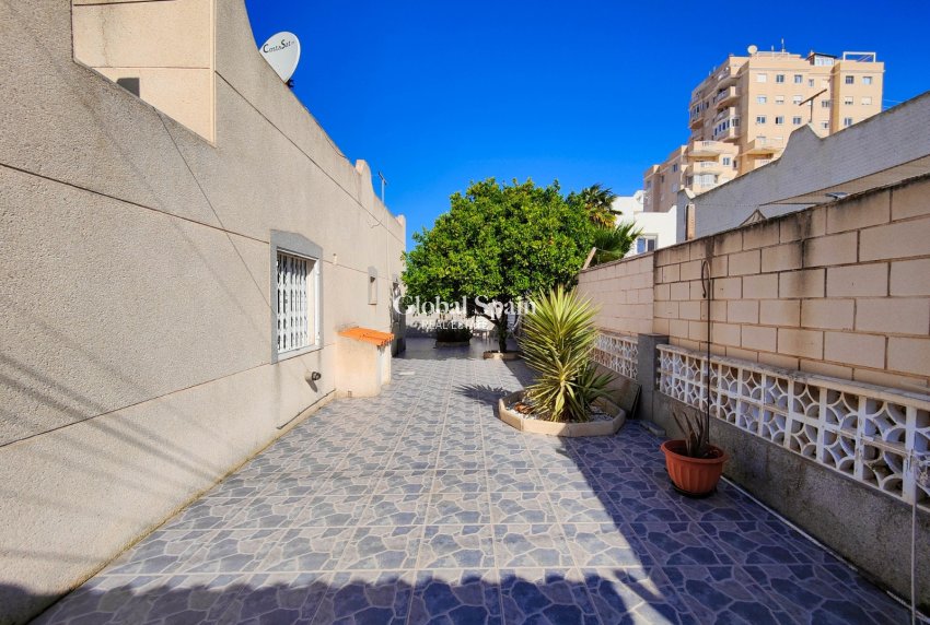 Wederverkoop - APPARTEMENT -
TORREVIEJA - Costa Blanca