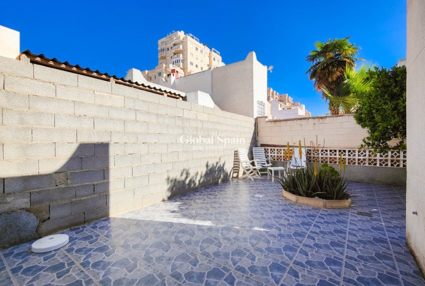 Wederverkoop - APPARTEMENT -
TORREVIEJA - Costa Blanca