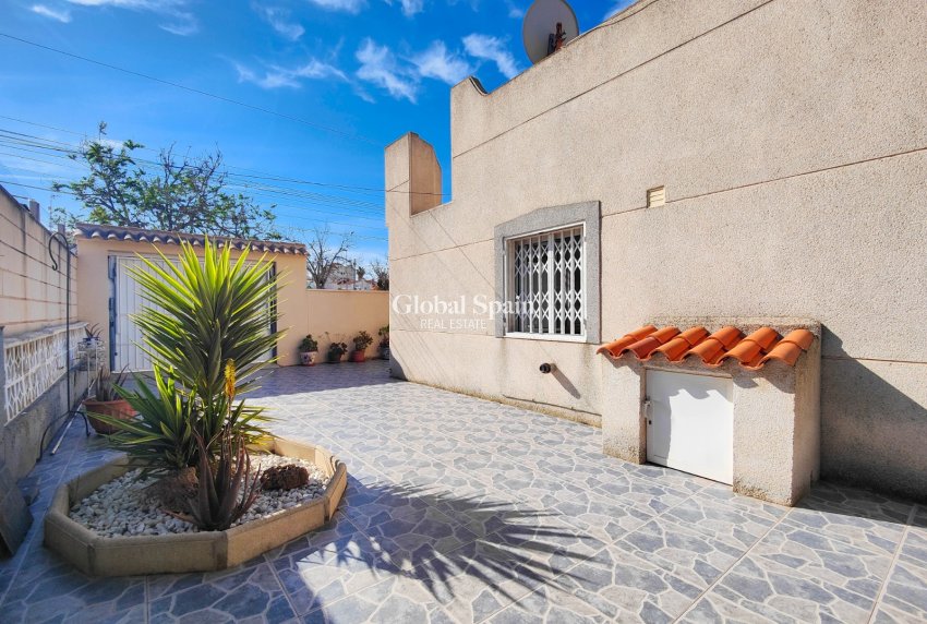 Wederverkoop - APPARTEMENT -
TORREVIEJA - Costa Blanca
