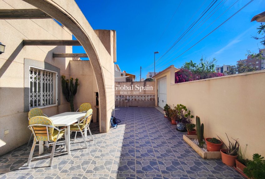 Wederverkoop - APPARTEMENT -
TORREVIEJA - Costa Blanca