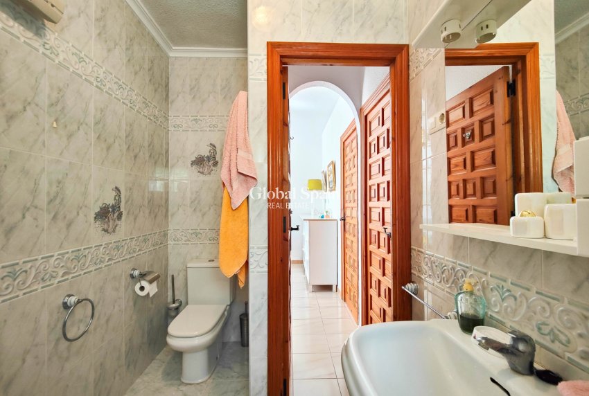 Wederverkoop - APPARTEMENT -
TORREVIEJA - Costa Blanca