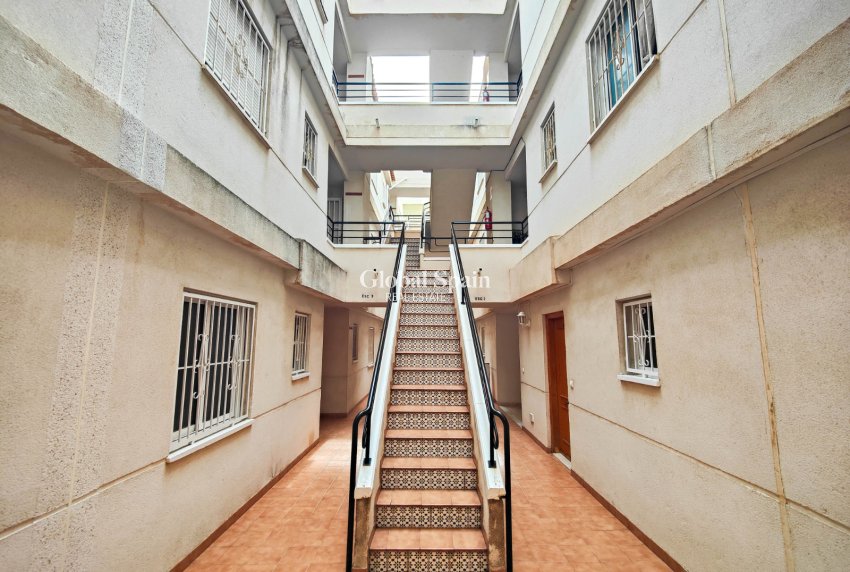 Wederverkoop - APPARTEMENT -
TORREVIEJA - Costa Blanca