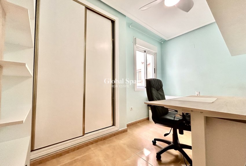 Wederverkoop - APPARTEMENT -
TORREVIEJA - Costa Blanca
