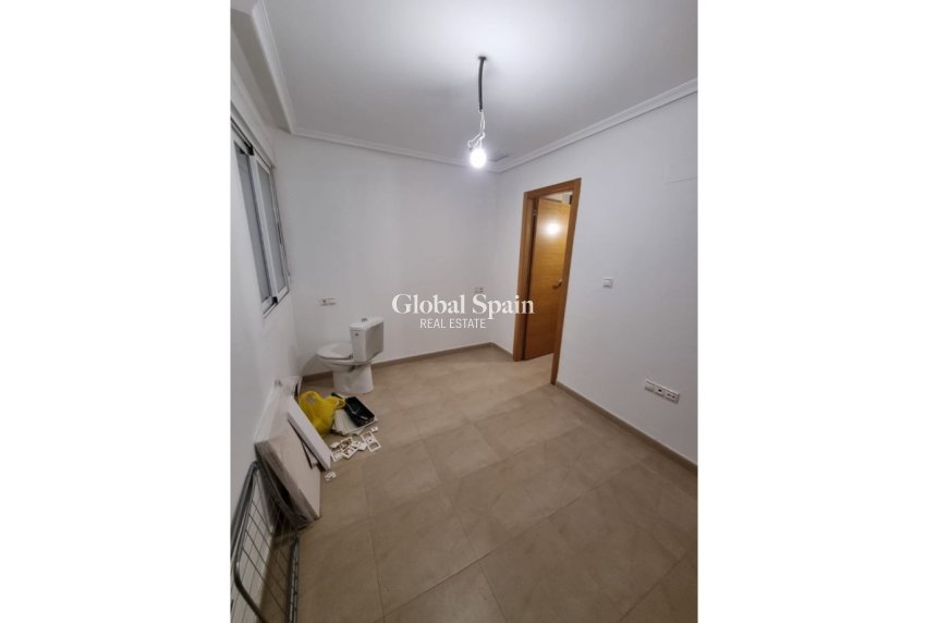 Wederverkoop - APPARTEMENT -
TORREVIEJA - Costa Blanca