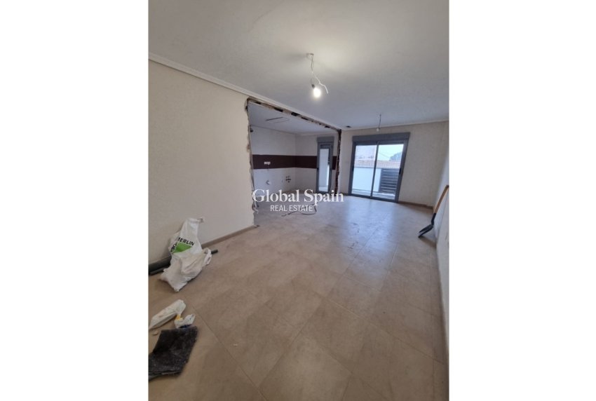 Wederverkoop - APPARTEMENT -
TORREVIEJA - Costa Blanca
