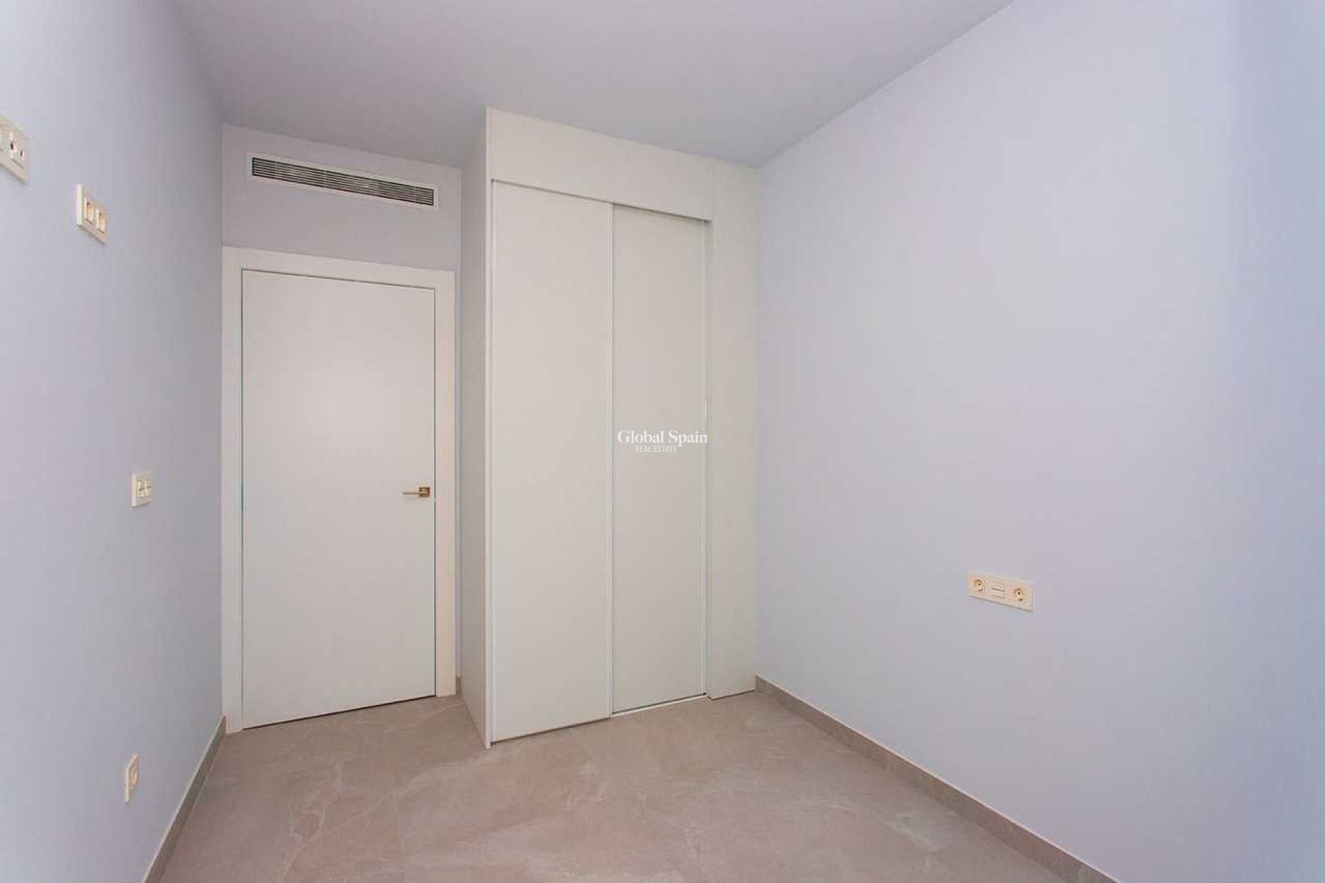 Wederverkoop - APPARTEMENT -
TORREVIEJA - Costa Blanca