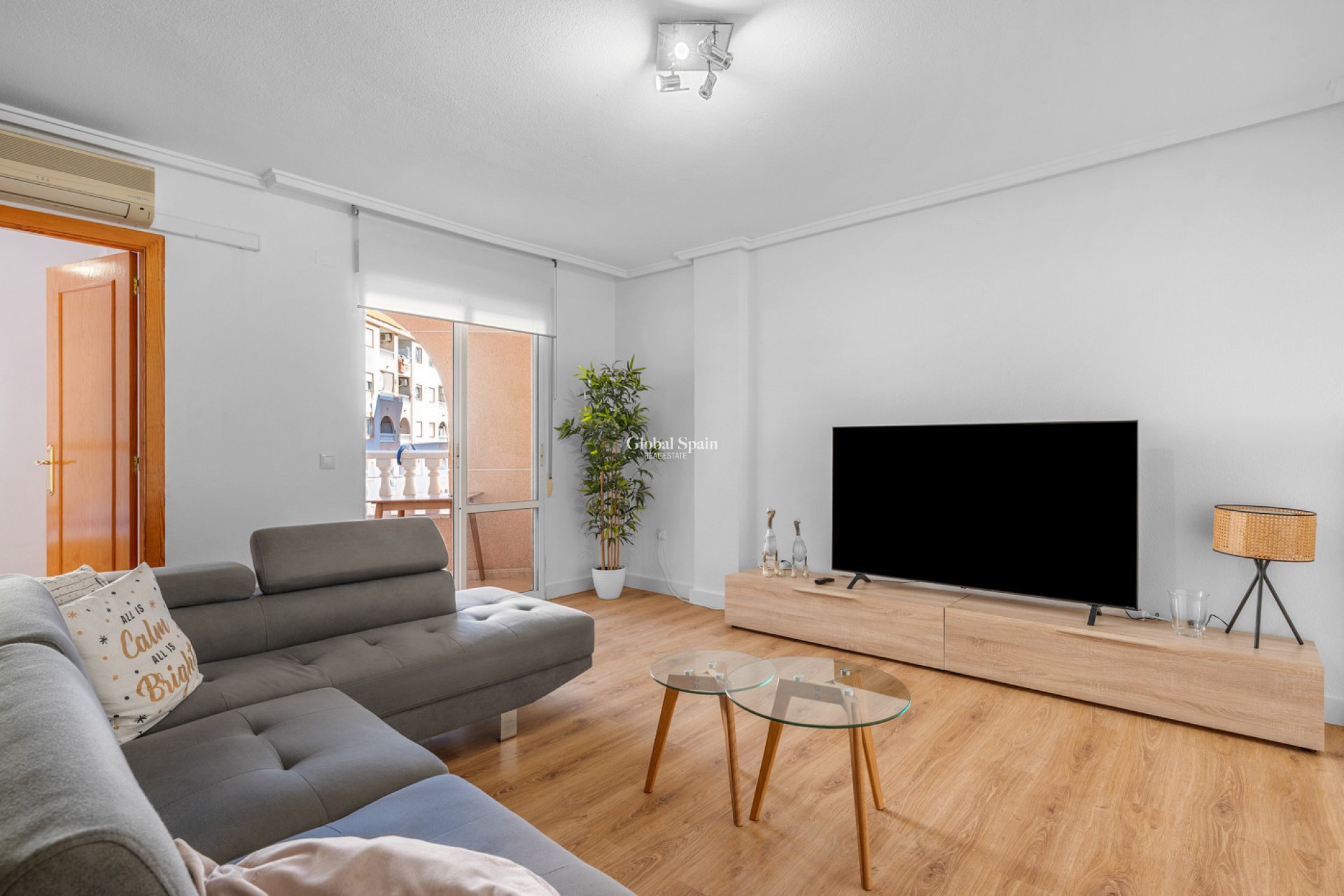Wederverkoop - APPARTEMENT -
TORREVIEJA - Costa Blanca