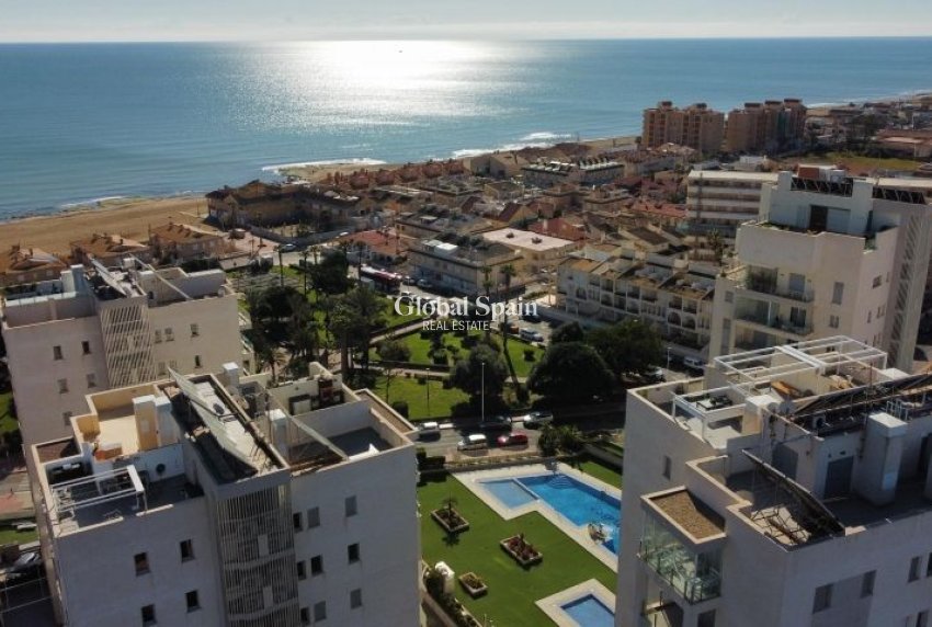 Wederverkoop - APPARTEMENT -
TORREVIEJA - Costa Blanca