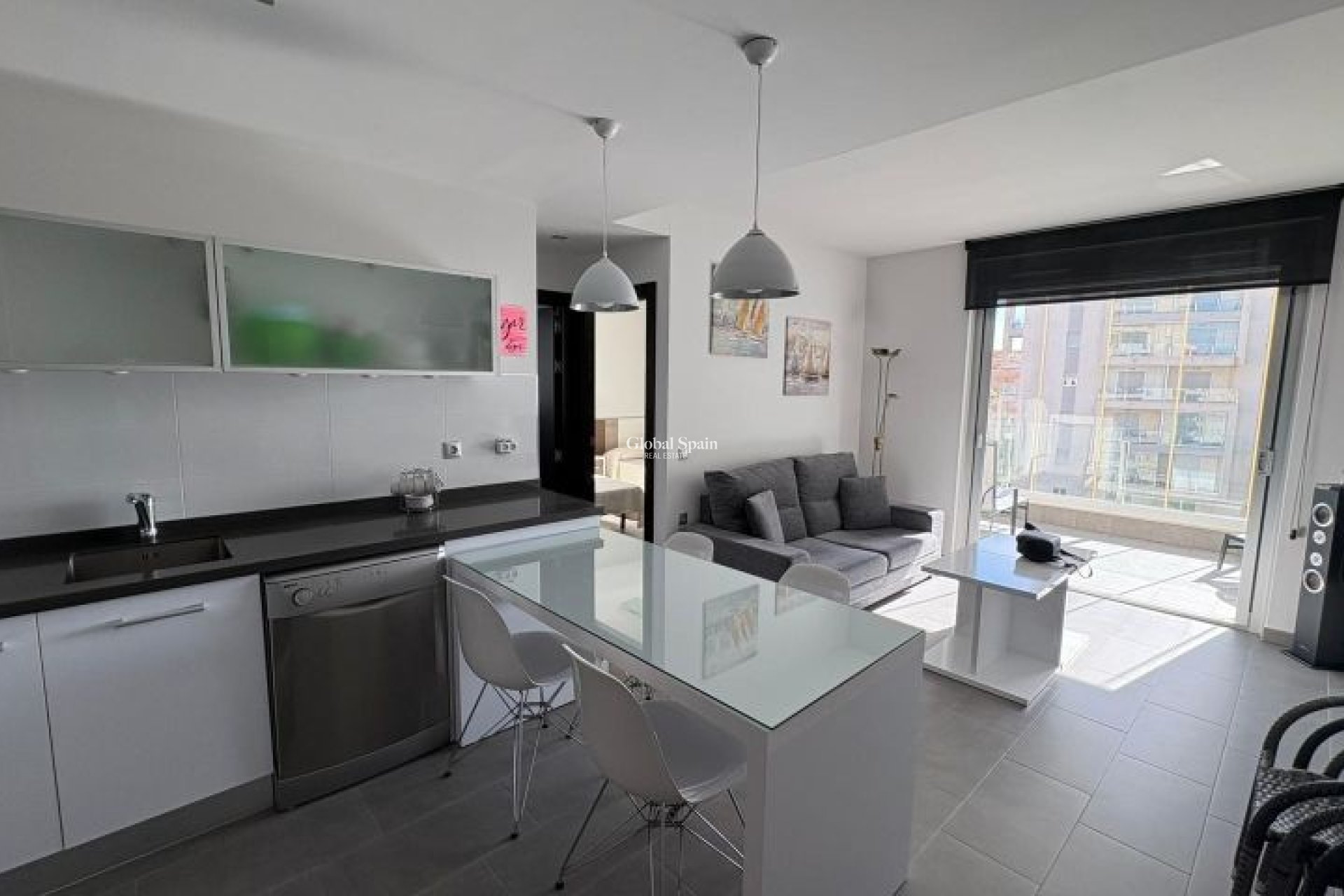 Wederverkoop - APPARTEMENT -
TORREVIEJA - Costa Blanca